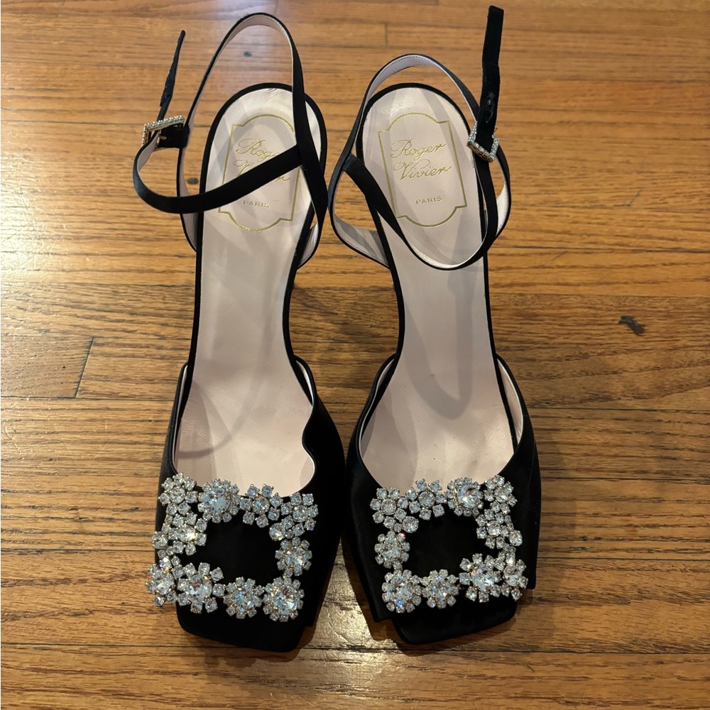 Roger Vivier Buckle Heel - Picture 3 of 10